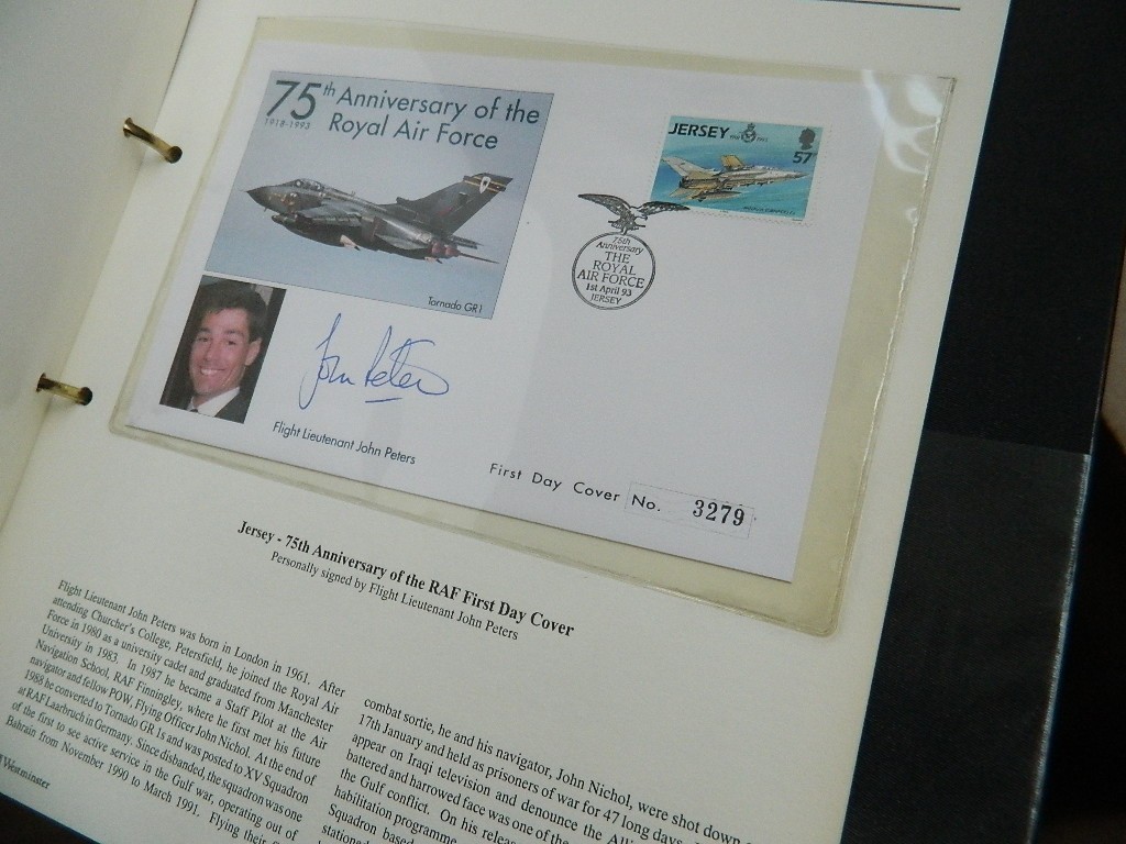 WORLD 7.7KG STAMPS ASSORTMENT IN LARGE BOX FESTIVE SORTER!