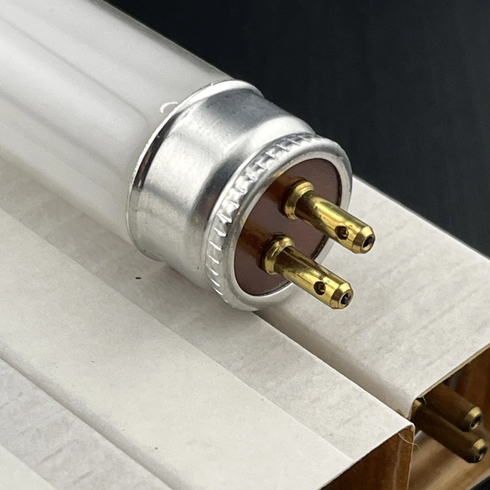 4 Pack GE F8T5 CW Fluorescent Tube 12" 8W Watt T5 Mini Bi 2-Pin G5 Warm White - Image 2 of 3