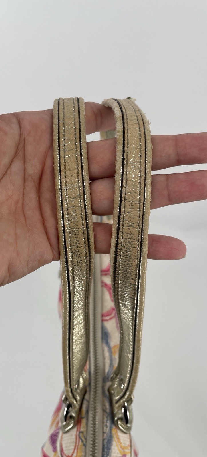 Foto 15 di 23
