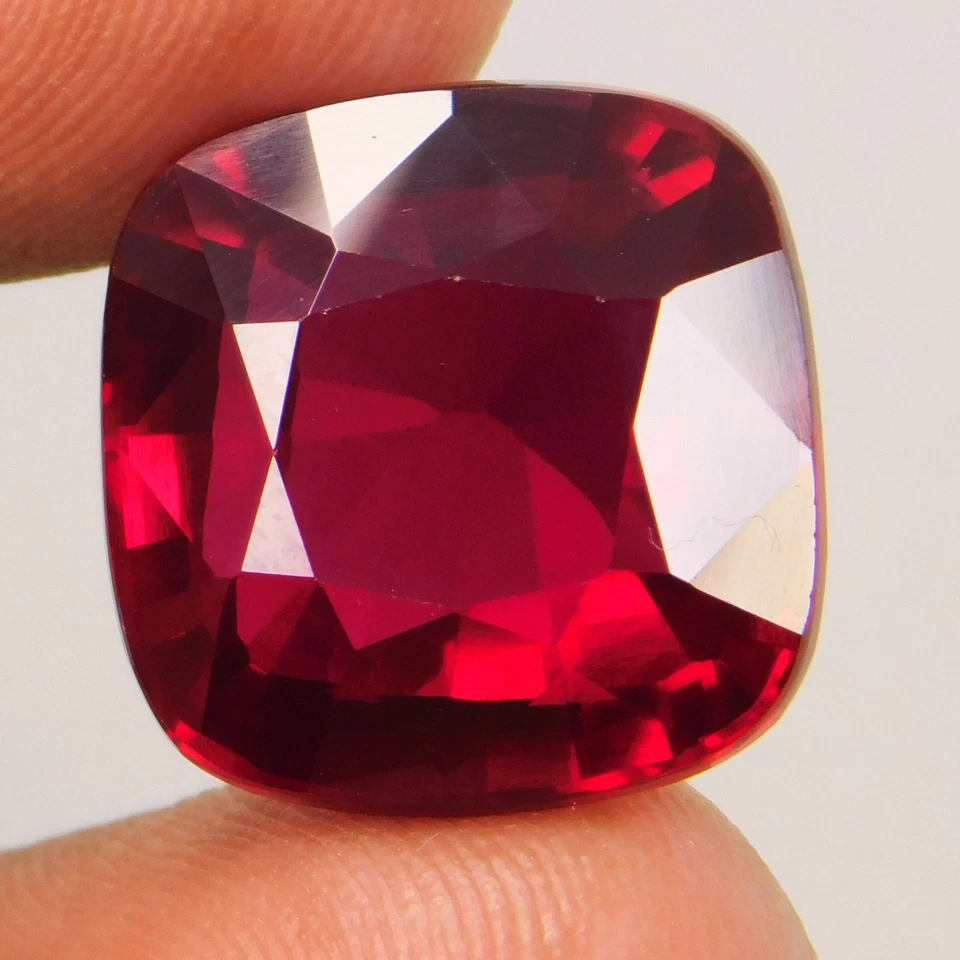 Piedra preciosa suelta corte radiante rubí rojo natural Mozambique de 22,90 quilates certificada Foto 2 de 4