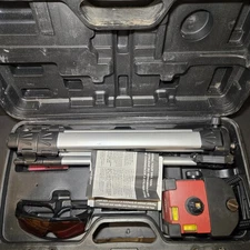 SKIL 8601-RL Leveling Rotary Laser With Protection Glasses And Tripod