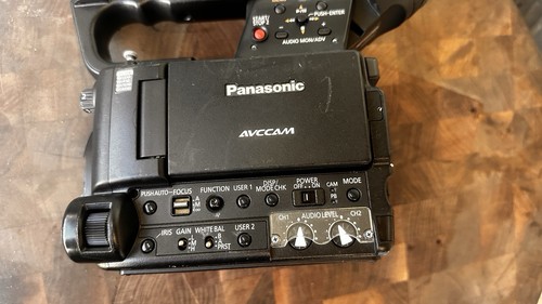 Panasonic AG-AF100P AVCCAM HD Professional Video Camcorder Micro Four Thirds - Picture 4 of 11