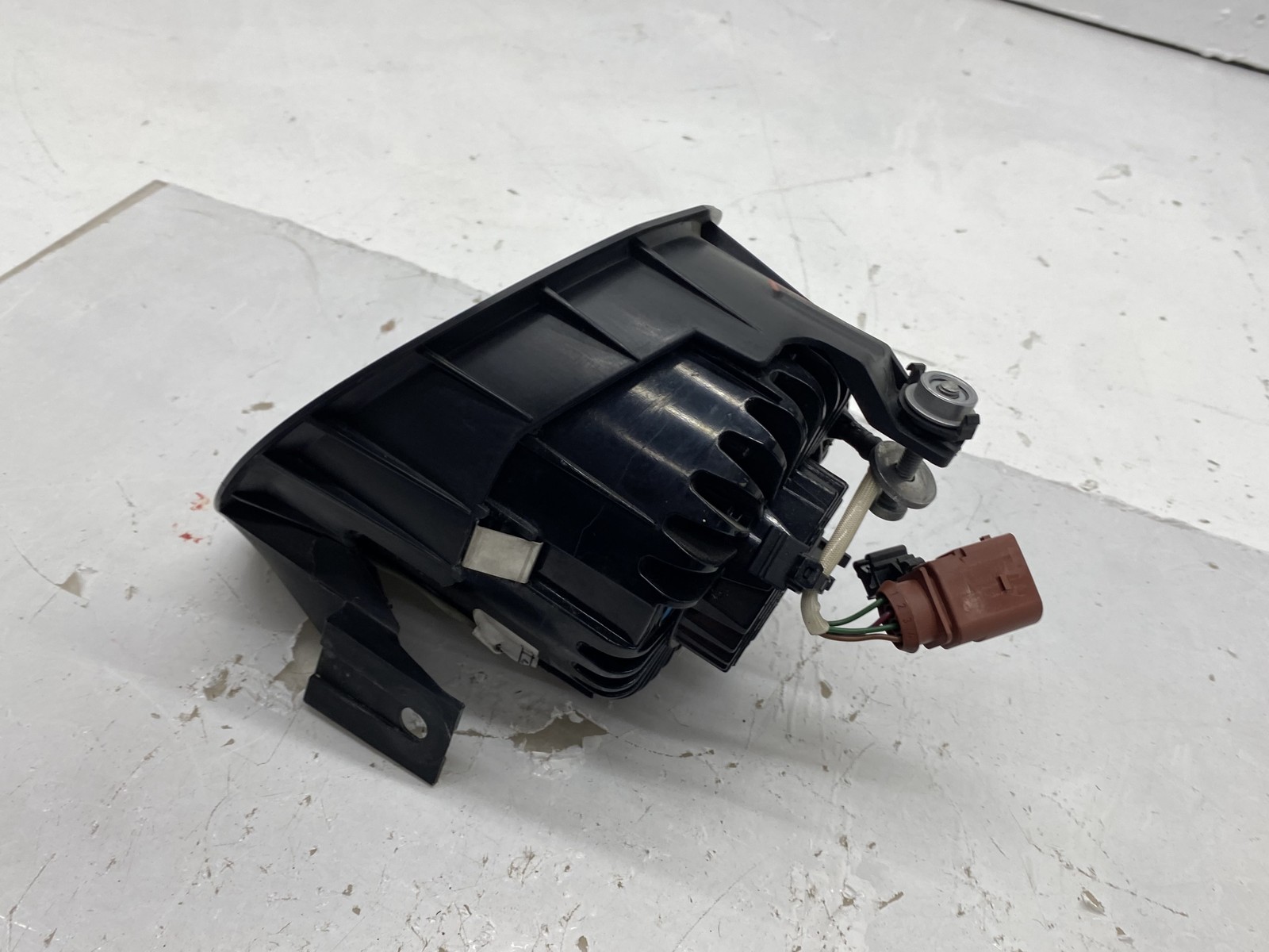 2010-2016 BENTLEY MULSANNE OEM FRONT LEFT TURN SIGNAL FOG LIGHT LAMP 3Y0953041B