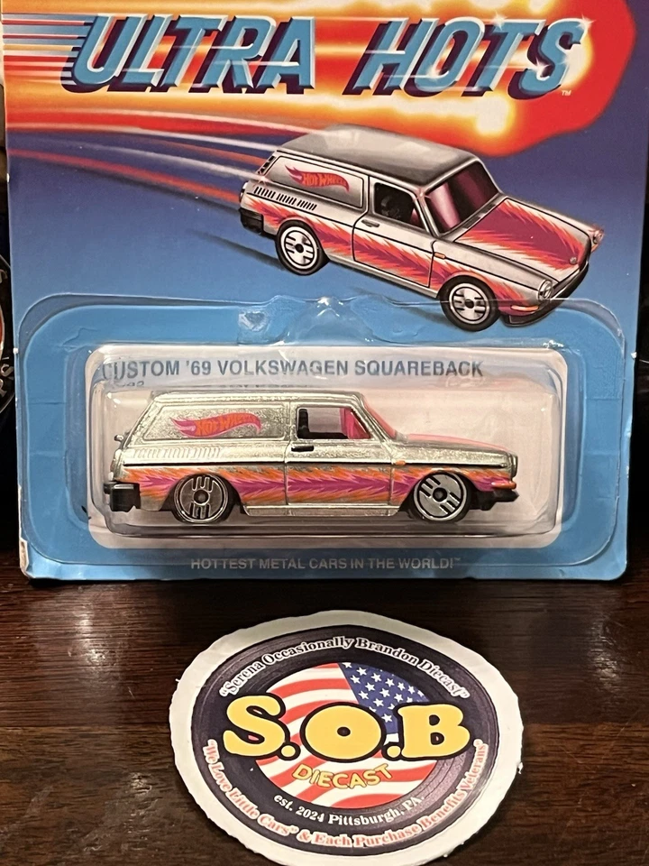 Hot Wheels Ultra Hots 1969 Volkswagen Custom Squareback Diecast lacrado quase perfeito estado - Imagem 2 de 4
