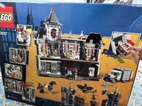 LEGO 10937 Batman Arkham Asylum Breakout 2013 RETIRED BRAND NEW Sealed 1619 pcs