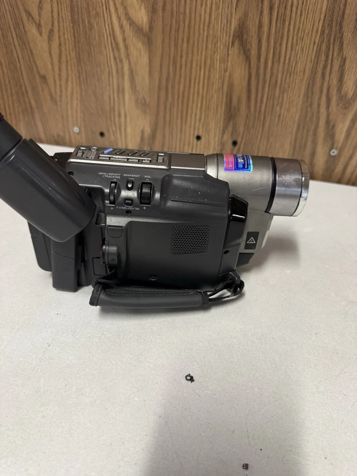 JVC GR-SXM330U Camcorder Super VHS 400x Zoom Not Tested No Cables As-Is - Image 4 of 4