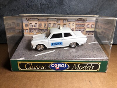 Corgi Classic Models | D708 | Ford Cortina Saloon | Police | 1989