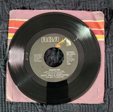 Daryl Hall + John Oates Maneater (VG+) 1982 RCA – PB-13354 Vinyl Record 