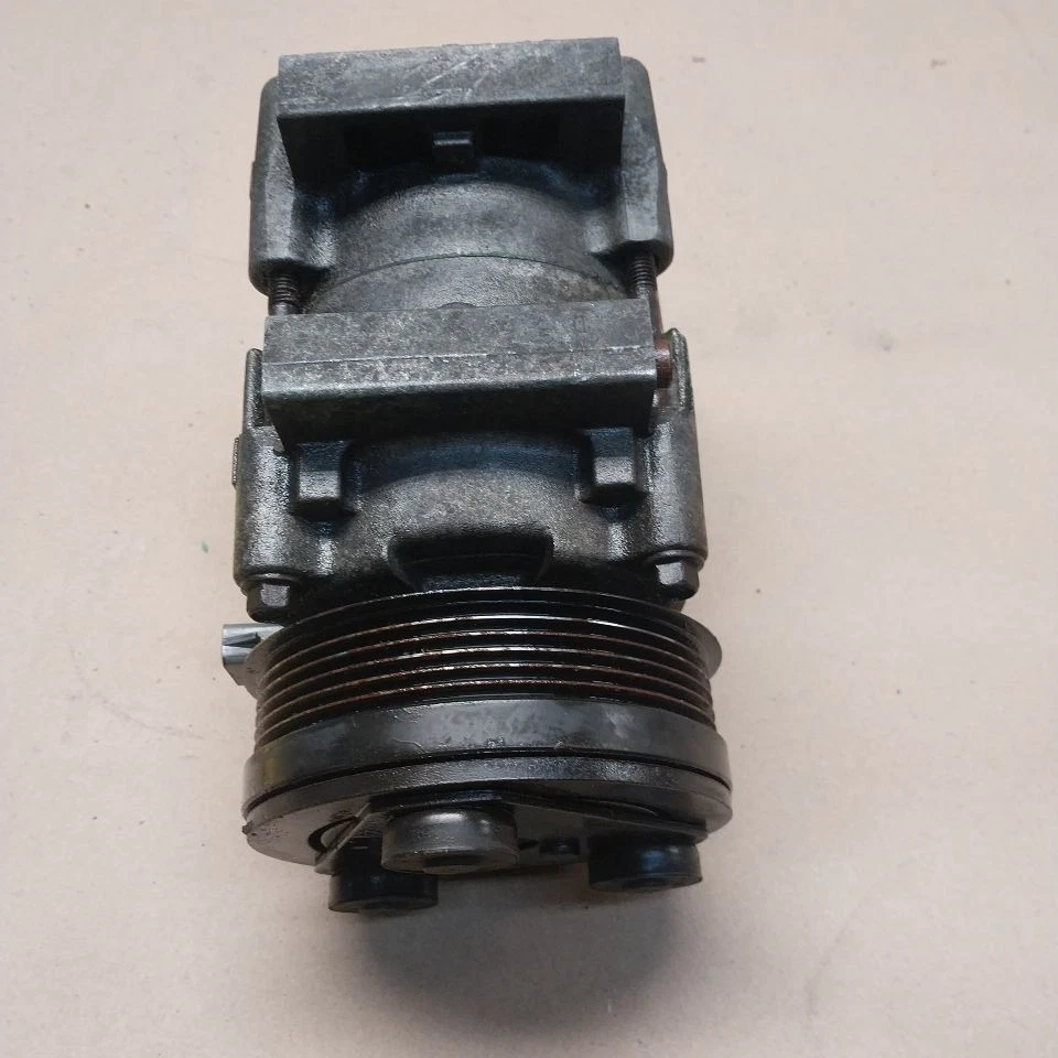 Compresor de aire acondicionado usado se adapta a: Ford Escort 2000 integral grado A Foto 2 de 4
