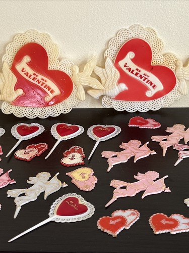 Vintage Valentine Cake Cupcake Decoration Picks Plastic Hearts Cupid Crafts 28pc - Picture 2 of 6
