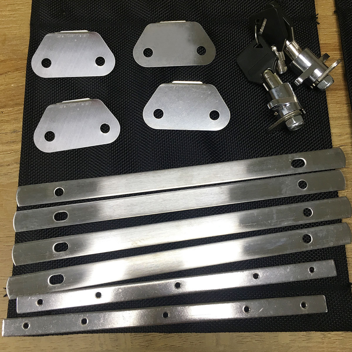 V-Twin Manufacturing Saddlebag Hinge & Lock Kit For Harley FL Touring 1970-1980