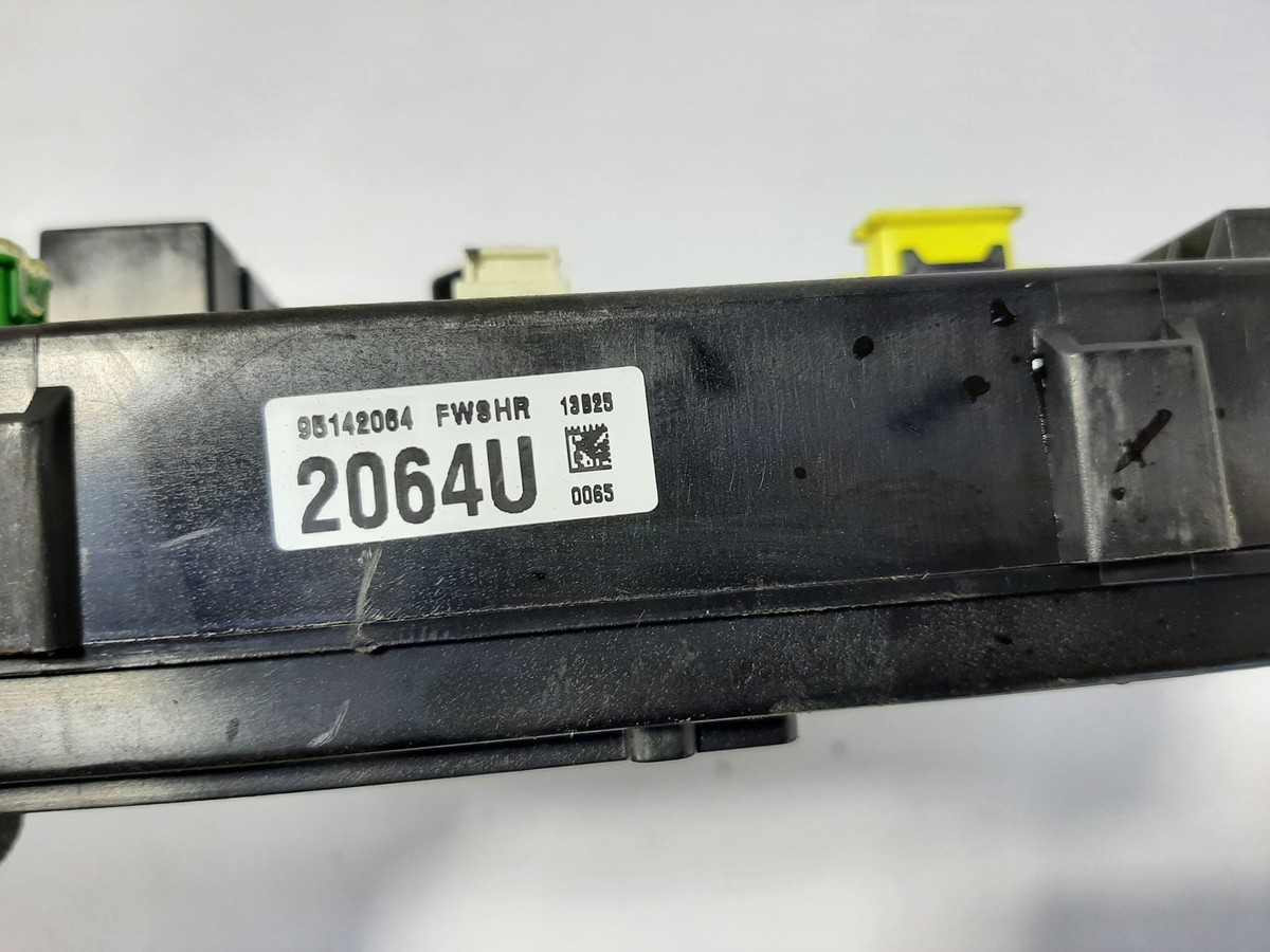 OPEL ANTARA 2.2 CDTi 4x4 Fuse box 95142064 2064U 2.20 Diesel 120kw  