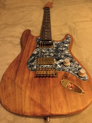Custom E-Gitarre Unikat   Naturholz   Wilkinson Humbucker   Fender & Grover Gold