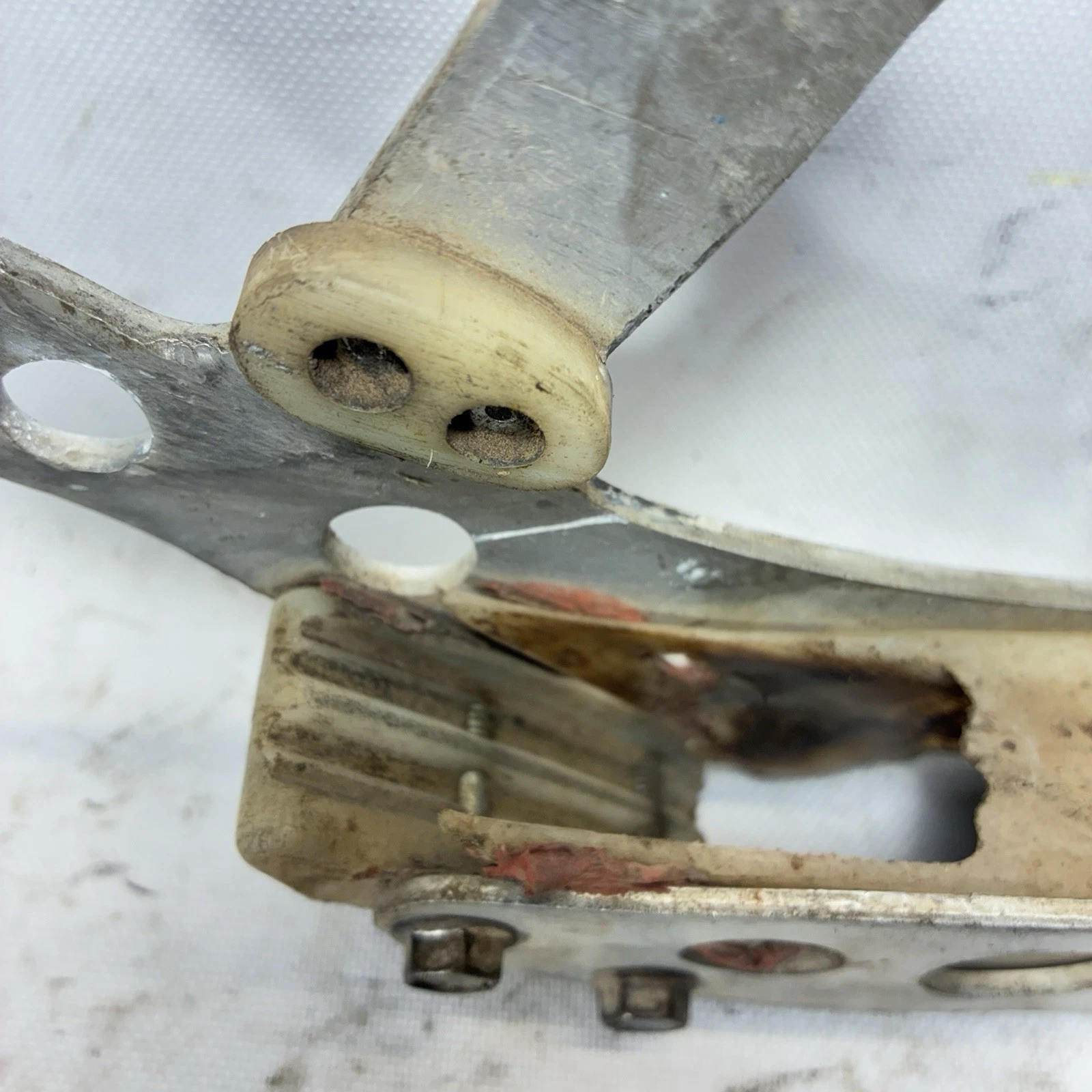 1984 1985 Suzuki RM125 RM 125 chain guide