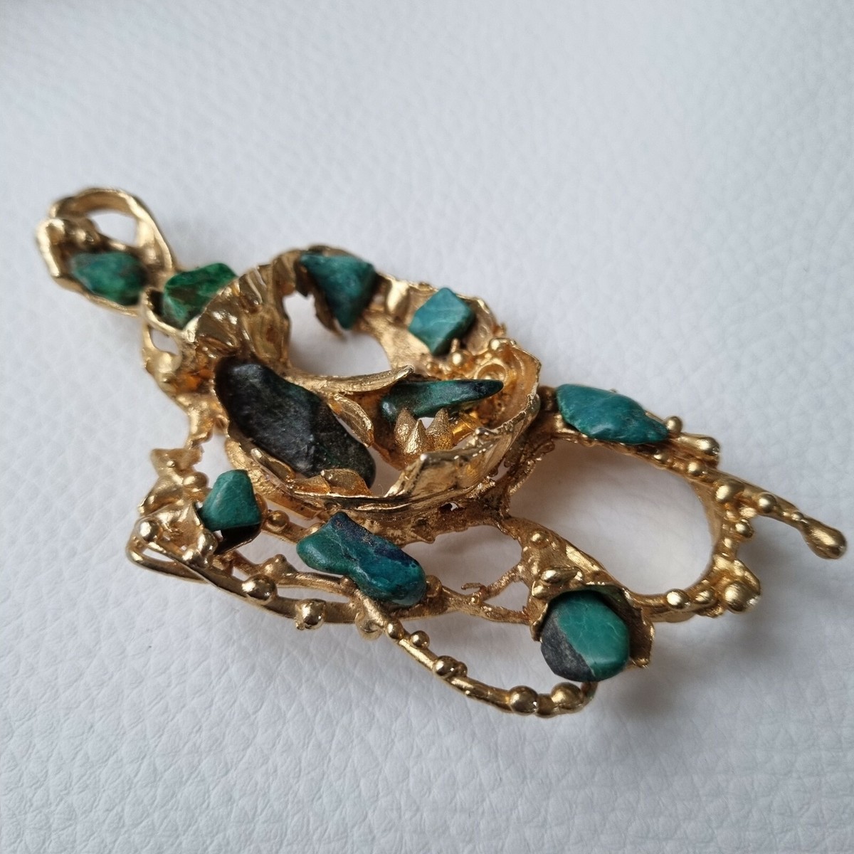 BROCHE D'ARTISTE EN Bronze Doré Oiseau Ailes En Forme De Mains Menoha