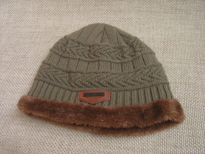 Hong Weizz Size M/L Arylic/Wool Blend Knit Beanie Cap W/Fleece Lining