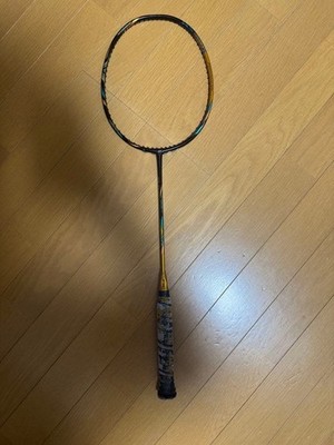 Artikel in schlechtem Zustand'' YONEX ASTROX 88D PRO 4UG5