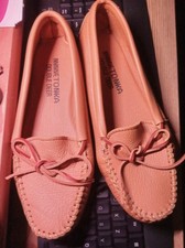 Women's 8, Minnetonka double deer softsole moccasins, carmel