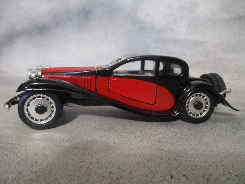 Rio Diecast #48 1932 Bugatti 5000 cc T-50 escala 1:43 com caixa e estojo - Imagem 4 de 4