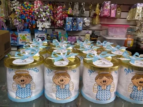 Recuerdo Bautizo/12 toallitas bordadas con targetita personalizada
