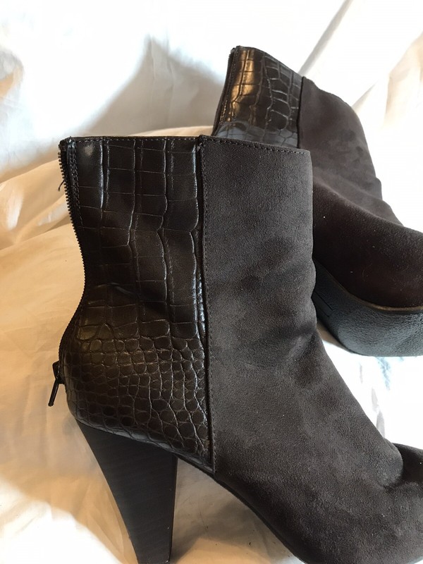NEW DIRECTION ALYSSE BROWN ZIP POINTED  TOE ANKLE BOOTS 9.5 M EUC