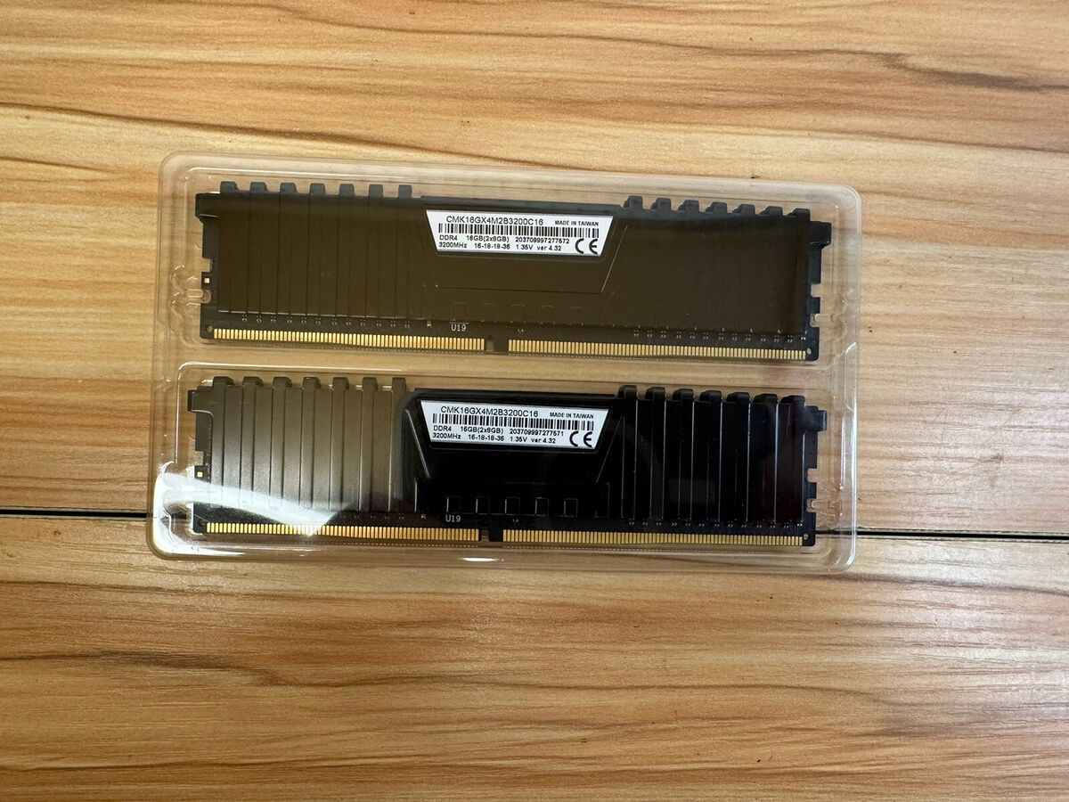 CORSAIR VENGEANCE LPX DD4R 16GB (2x8GB) PC4-25600 (DDR4-3200 CORSAIR VENGEANCE LPX DD4R 16GB (2x8GB) PC4-25600 (DDR4-3200