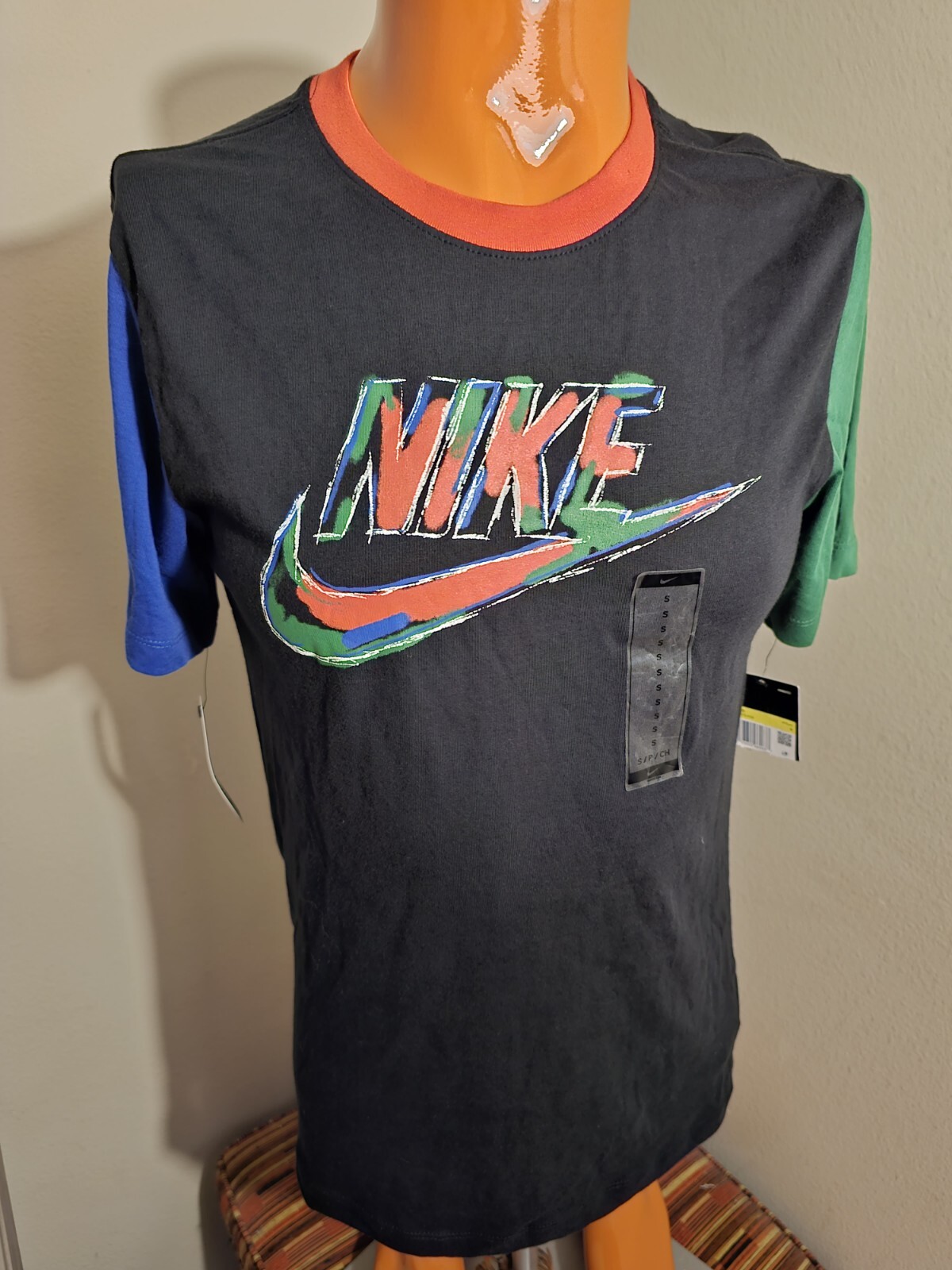 Picture 1 of 11