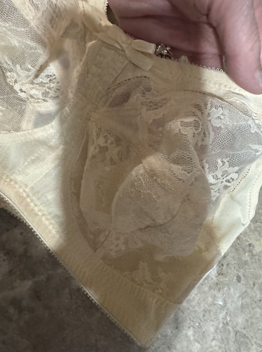 VINTAGE BALI SPITZE SCHALEN BH! GR 34DD.