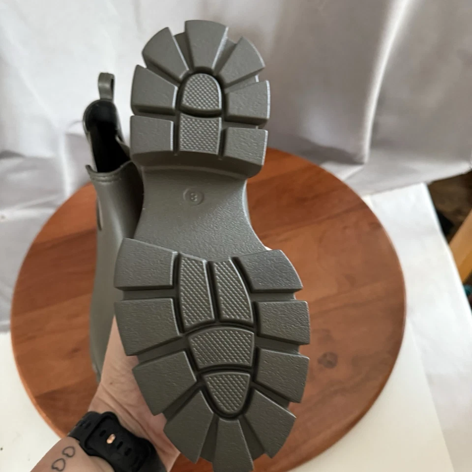 Botas de chuva Jeffrey Campbell CLOUDY Chelsea plataforma sola verde oliva W 8 - Imagem 4 de 4