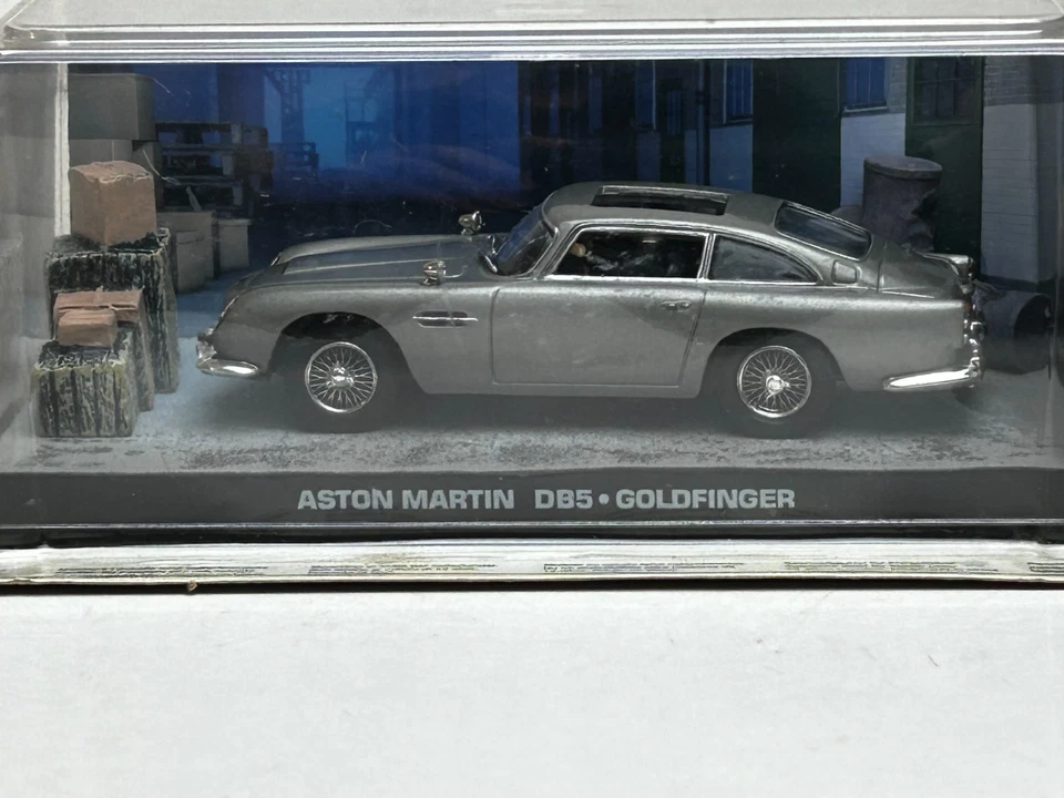 James Bond 007 Goldfinger Aston Martin DB5 - Image 2 of 4