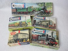 4 Kitmaster Built Engine Scale Models and an Airfix Wagon with Boxes