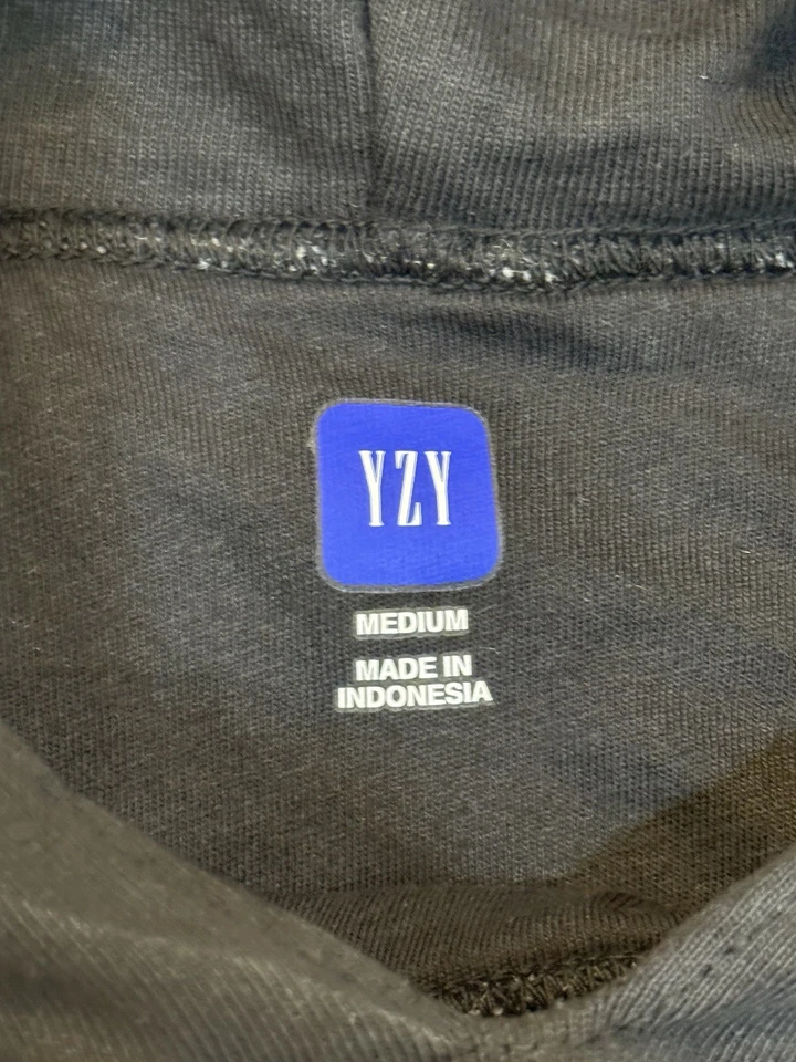 Moletom com capuz Yeezy Gap acolchoado logotipo tamanho médio - Imagem 4 de 4