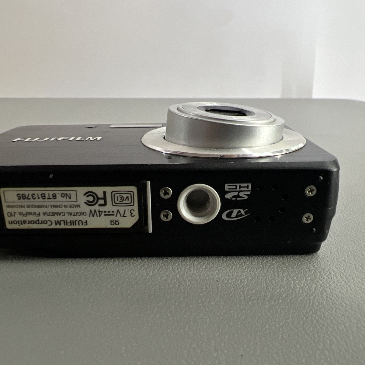 Fujifilm FinePix J Series J10 8.2MP Digital Camera For Parts Or