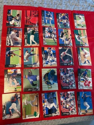 LOT (60) 1994 UPPER DECK ELECTRIC DIAMOND BASEBALL CARD