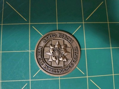 DIA Challange Coin Armed Forces Medical Intelligence Center Fort Dietrick MD J-2