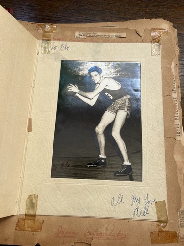 Libro de recortes de baloncesto LIU Brooklyn Blackbirds 1951 con escándalo de anuario autografiado - Imagen 4 de 22