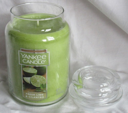 Yankee Candle Large Jar Candle 110-150 hrs 22 oz FRESH LIME & CILANTRO green - Picture 2 of 3