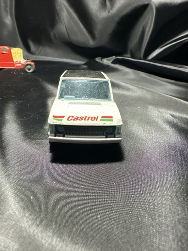 Burago 1:43 Die Cast Metal - 4104 RANGE ROVER TEAM CASTROL 4” - Picture 2 of 7