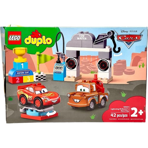 LEGO DUPLO: Lightning McQueen's Race Day (10924) - Picture 4 of 10