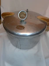 Vintage National Presto Pressure Cooker Canner No. 7  16 Qt WOOD HANDLES