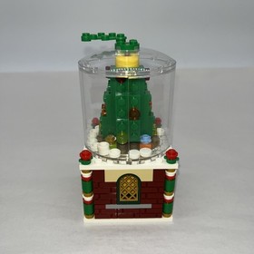 LEGO Seasonal: Snowglobe (40223) Christmas, Incomplete