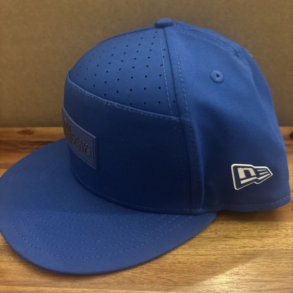 Chapéu Snapback New York Giants New Era 2025 Painel Dividido Lateral Throwback 9FIFTY - Imagem 2 de 4