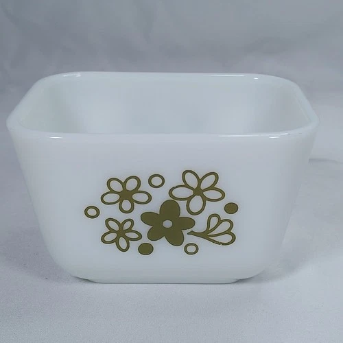 Pyrex 501B 1.5 Cup Fridge Dish Green Floral Spring Blossom Vintage
