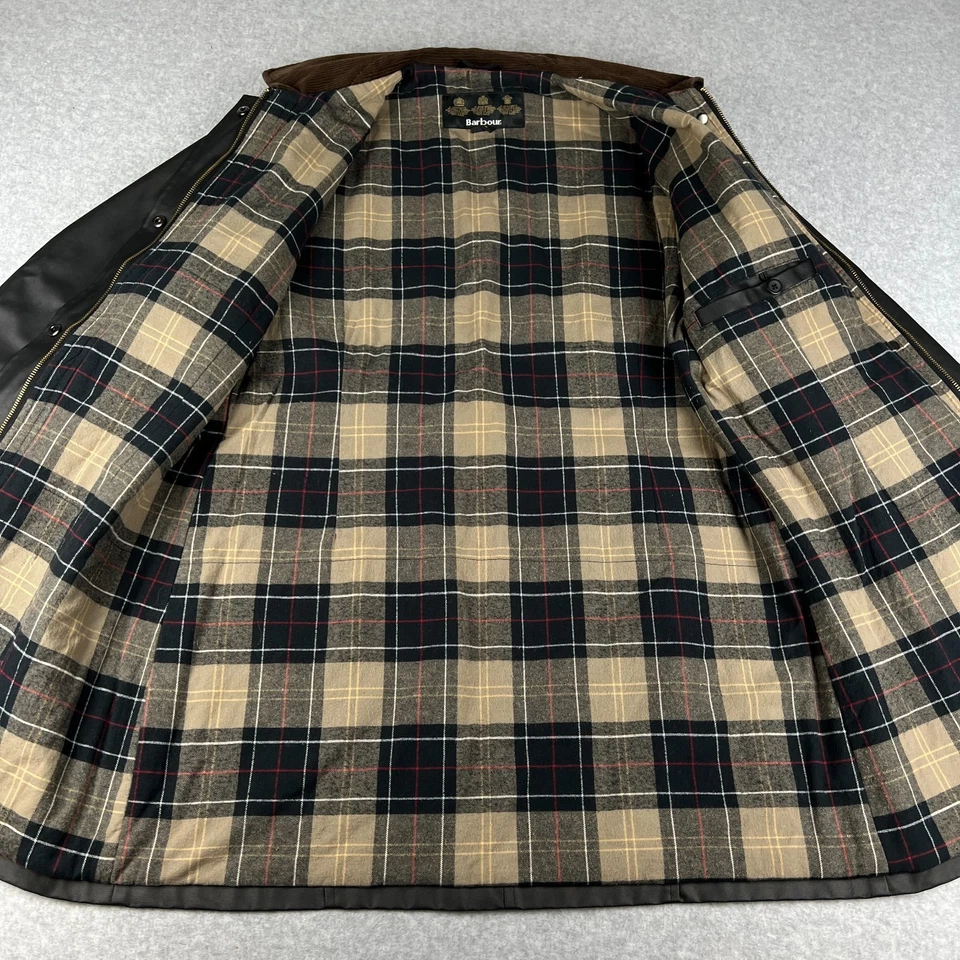 Chaqueta encerada Barbour Belsay cuello pana cremallera 2XL para mujer forrada de franela negra Foto 3 de 4