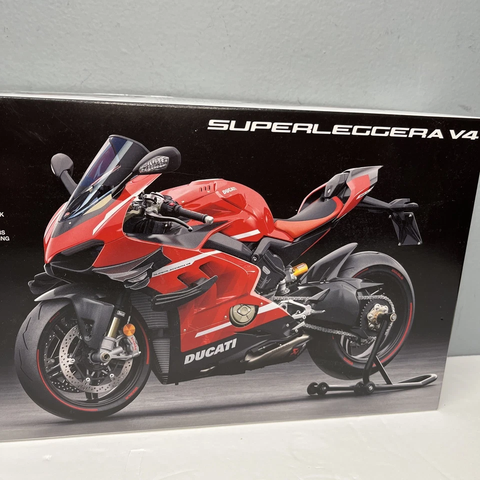 Kit moto deportiva modelo escala 1/12 Tamiya 14140 Ducati Superleggera V4 Foto 2 de 4