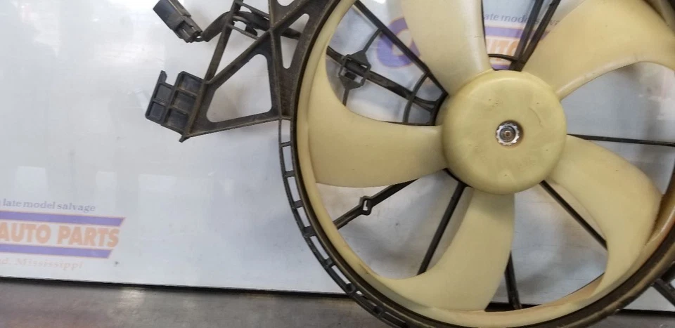 15 DODGE RAM 2500 5.7L RADIATOR FAN ASSEMBLY Foto 2 de 4