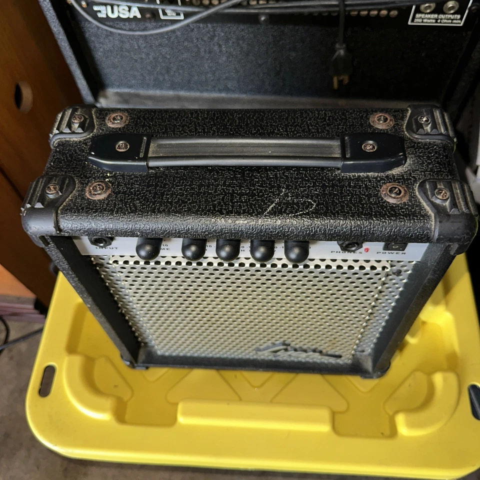 Amplificador de bajo eléctrico Lyon By Washburn LA15B de 15 vatios Foto 2 de 4