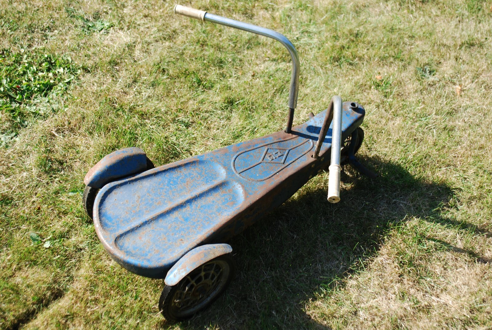 Tricycle cyclorameur d'enfant années 1950 on Gens de Confiance