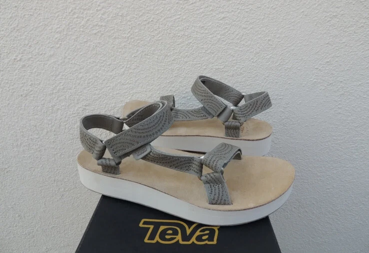 TEVA SANDALIA GEOMÉTRICA UNIVERSAL FORMA MEDIA DESIERTO SALVIA MUJER EE. UU. TALLA 7-10 Foto 2 de 4