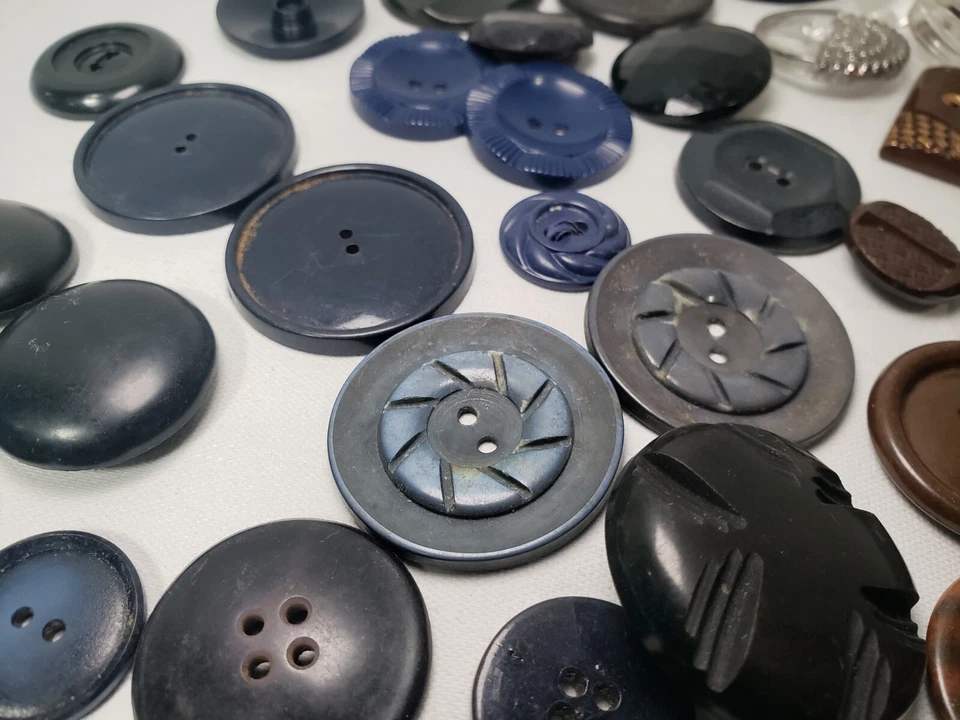 Abrigo Baquelita Vintage Botones Surtido Celuloide, MO Perla, Jet? LOTE de 75+ Foto 4 de 4